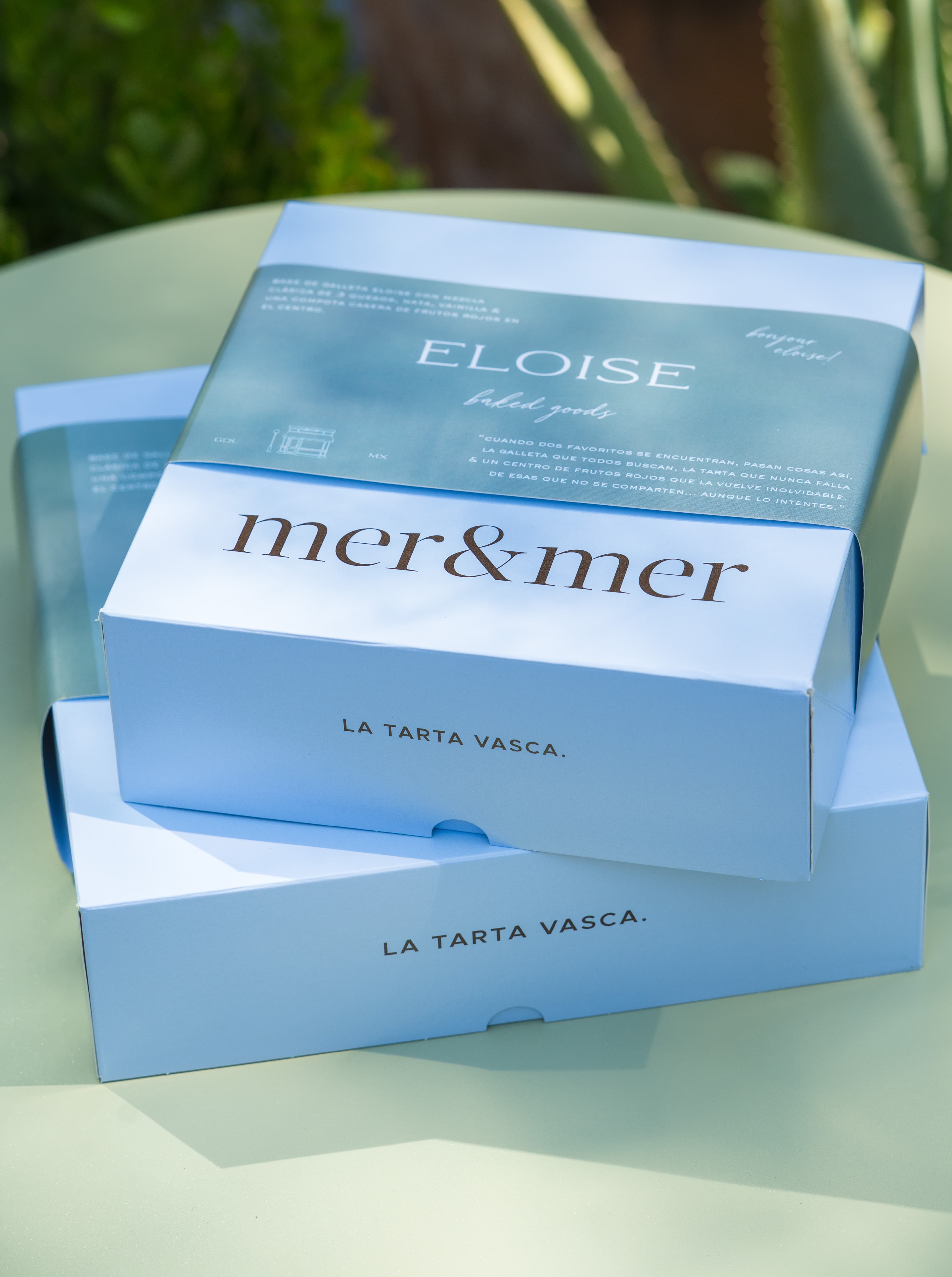 Packaging de la colaboración entre Mer & Mer y Eloise para la Tarta Eloise, tarta vasca artesanal en Guadalajara