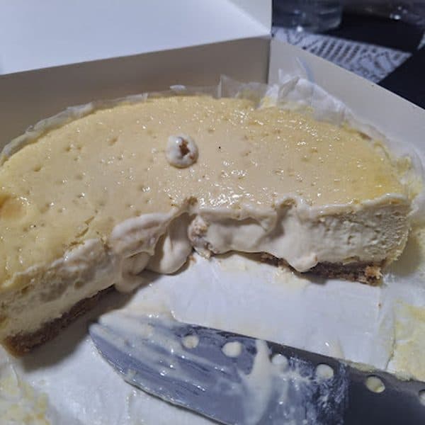 Foto de Vianey con su tarta Mer & Mer